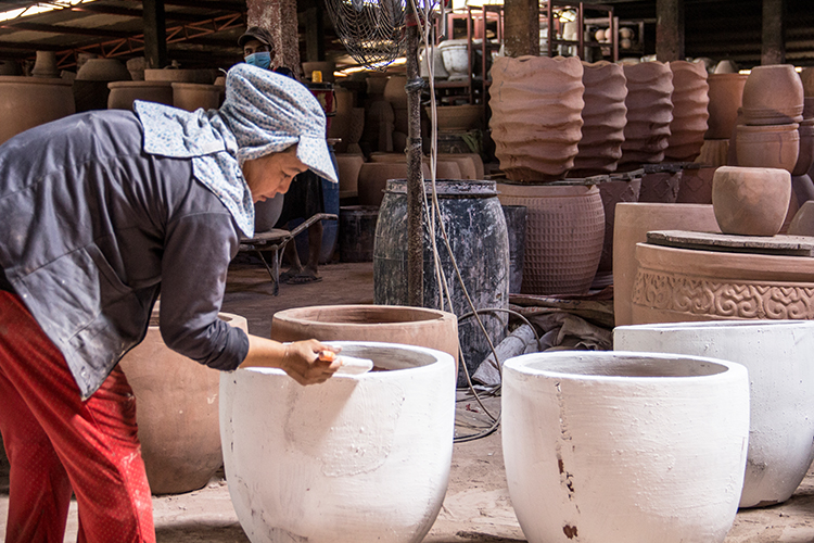 Brushing glaze