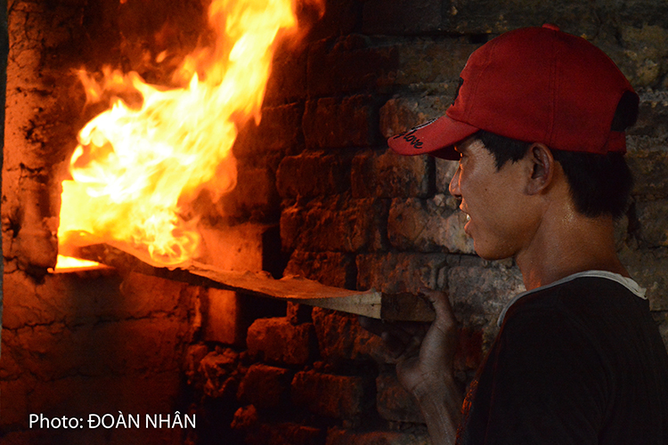 Firing pottery